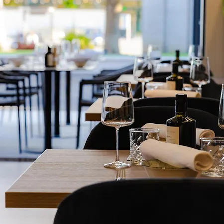 酒店 The One Boutique 4*